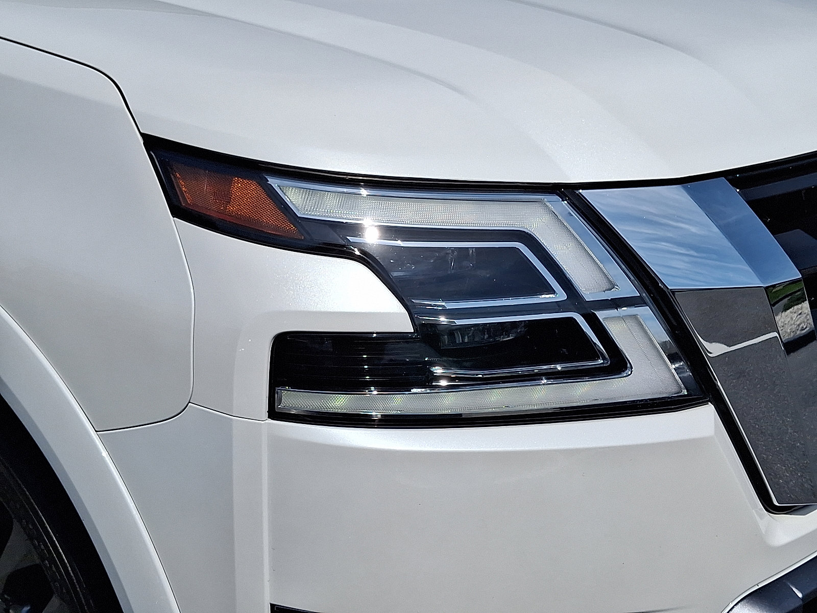 Certified 2024 Nissan Armada Platinum w/ Captain's Chairs Package image 11