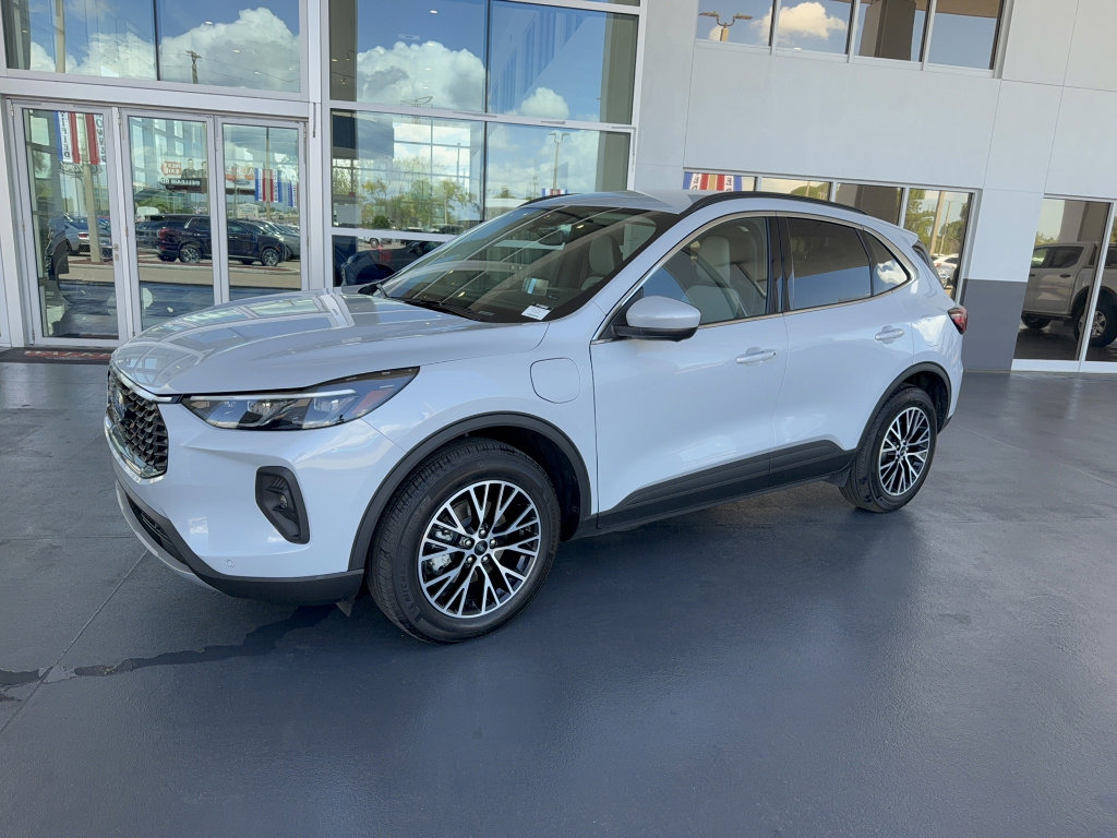 Certified 2025 Ford Escape SE w/ PHEV Premium Package FWD image 2