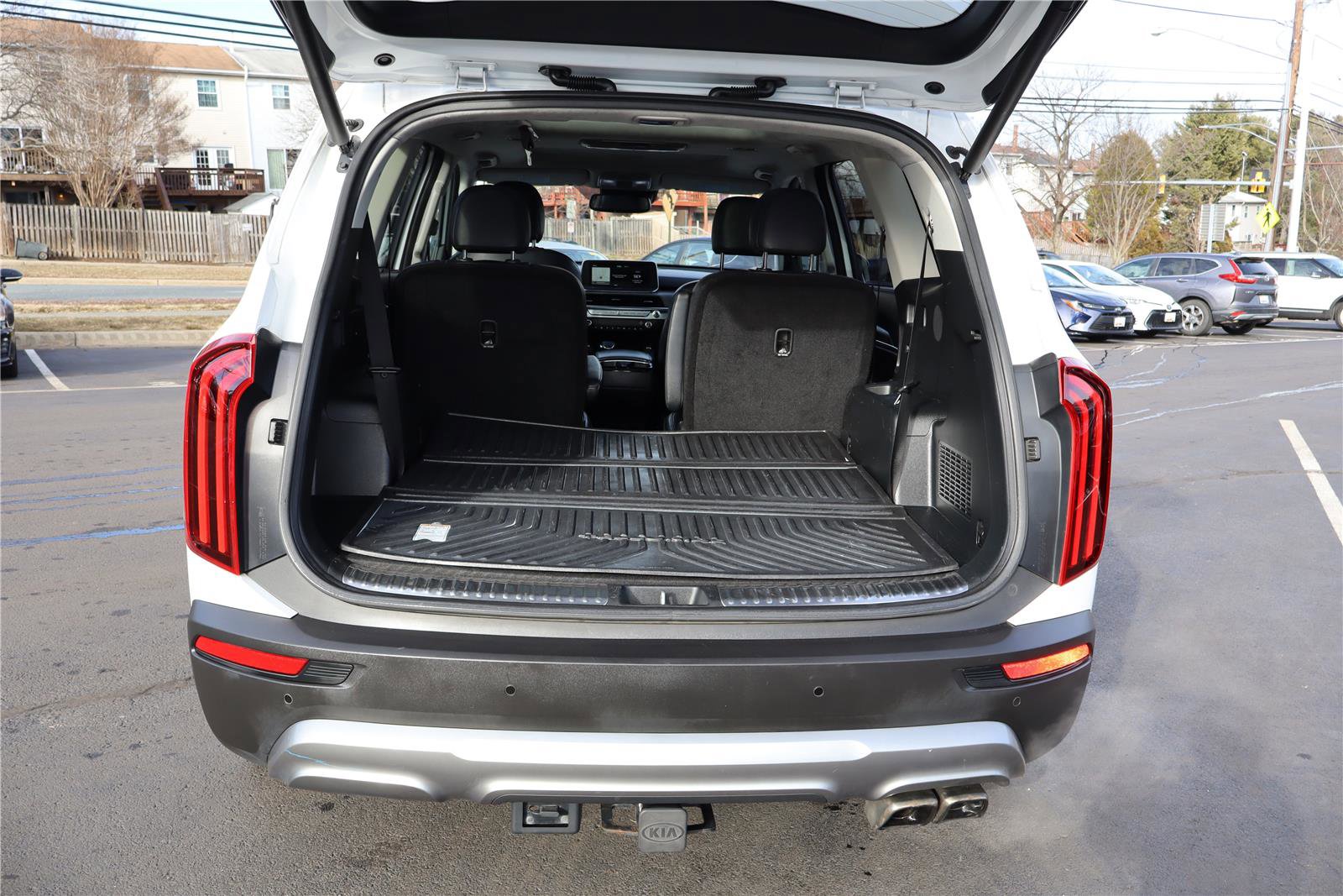 Used 2020 Kia Telluride SX w/ SX Prestige Package image 5