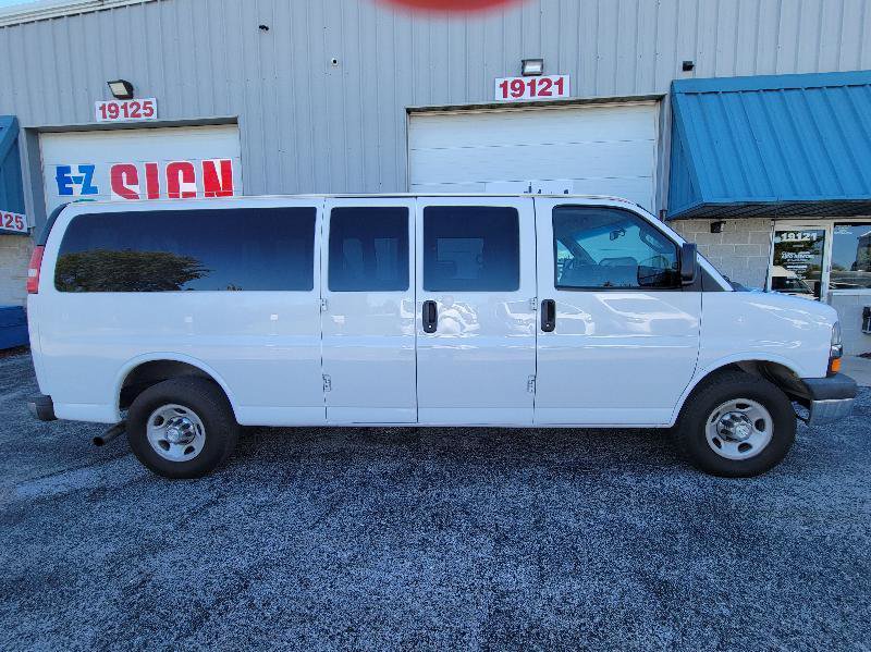 Used 2017 Chevrolet Express 3500 LT w/ LT Preferred Equipment Group RWD image 2