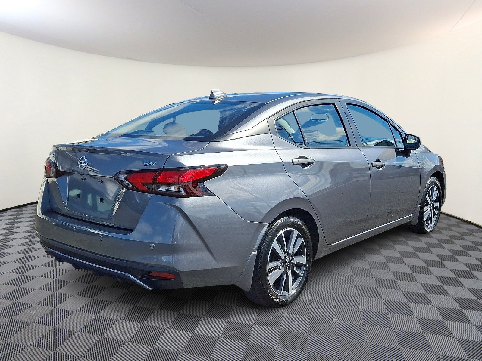 Used 2021 Nissan Versa SV FWD image 7