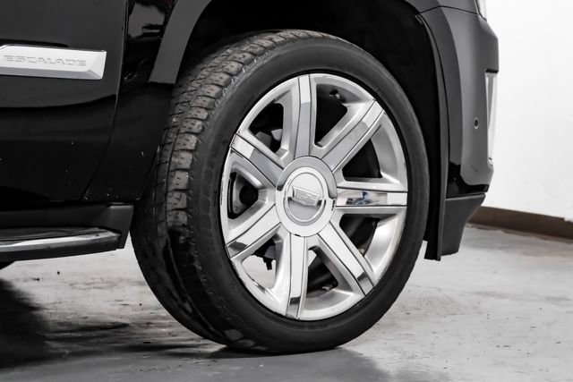 Used 2018 Cadillac Escalade Luxury image 19
