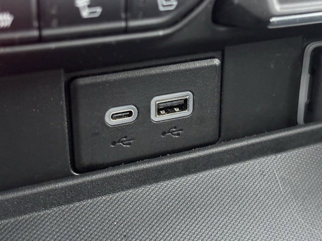 Used 2023 GMC Yukon XL SLT w/ SLT Premium Package image 32