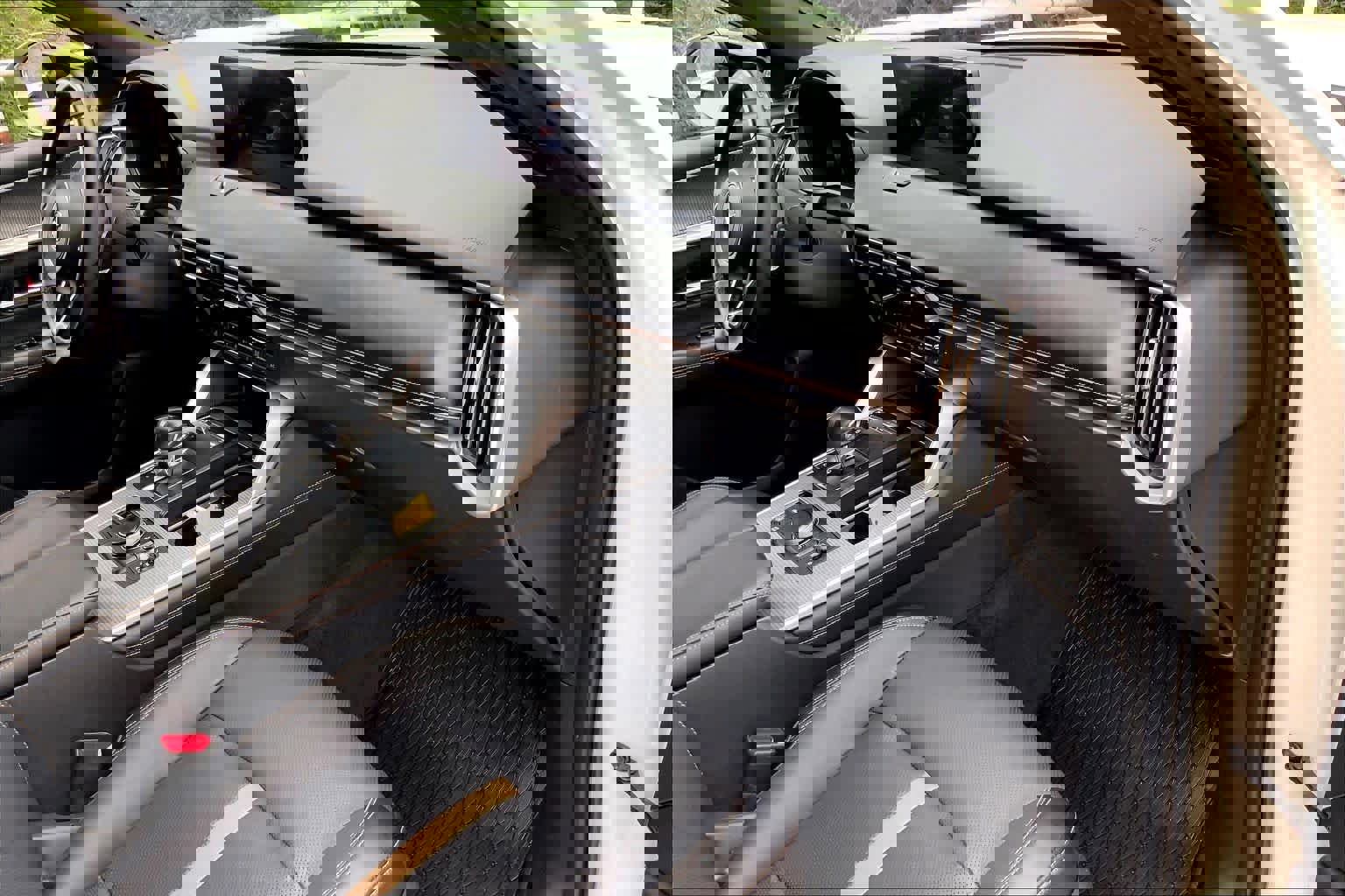 Used 2025 MAZDA CX-70 Plug-In Hybrid w/ Premium Plus AWD/4WD image 18