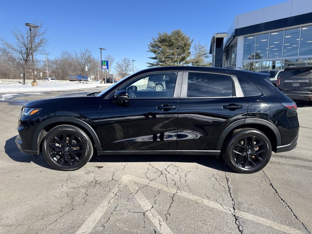 Used 2023 Honda HR-V Sport image 2