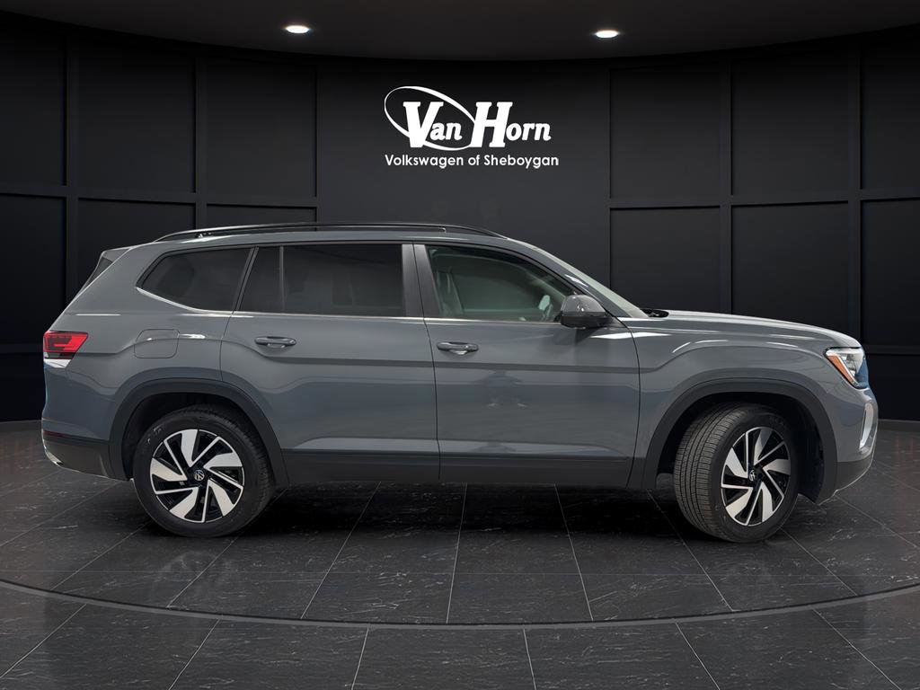 Used 2025 Volkswagen Atlas SE w/ Panoramic Sunroof Package AWD/4WD image 8