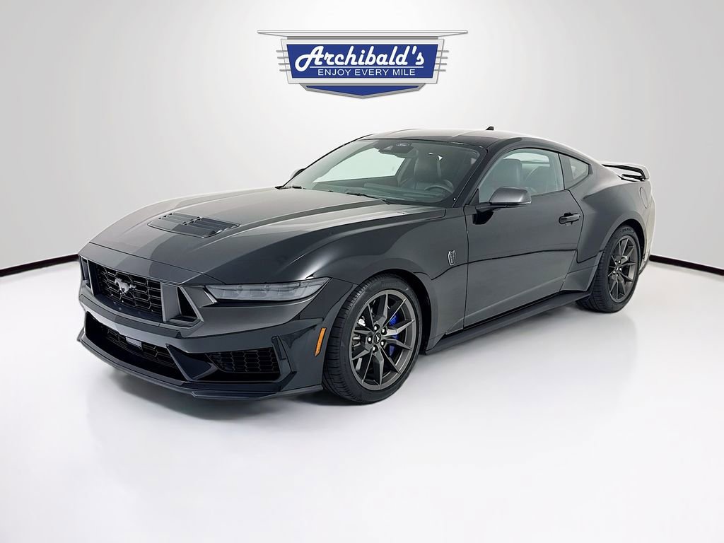 Used 2025 Ford Mustang Dark Horse image 3