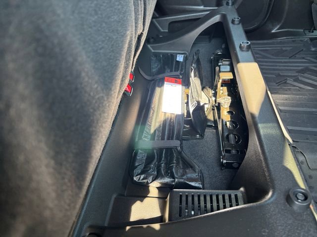 Used 2024 Chevrolet Colorado ZR2 w/ Technology Package image 29