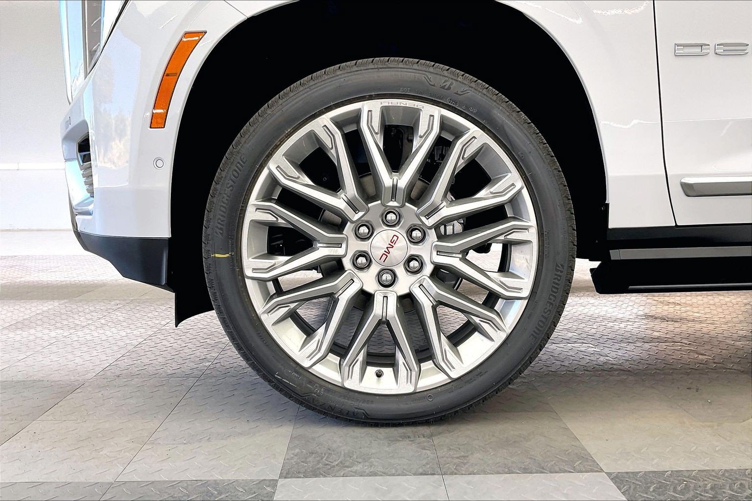 New 2026 GMC Yukon XL Denali w/ Denali Reserve Package AWD/4WD image 14