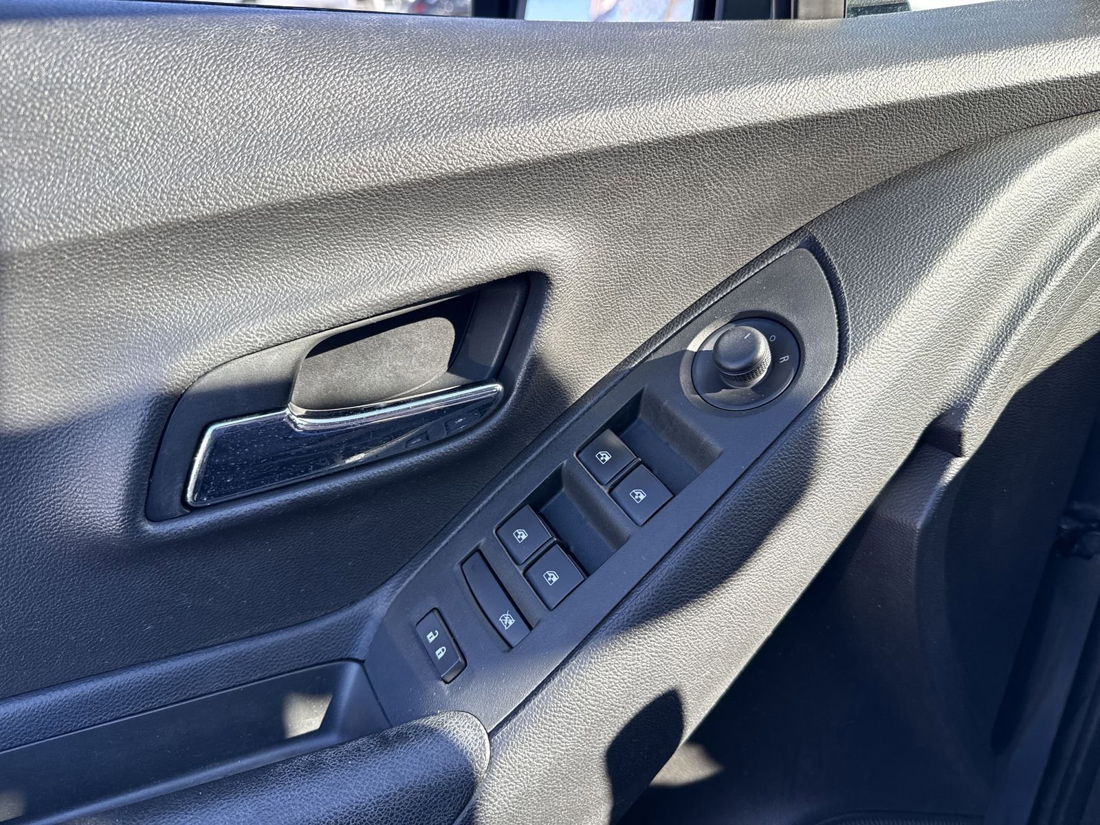 Used 2020 Chevrolet Trax LT w/ LT Convenience Package FWD image 22