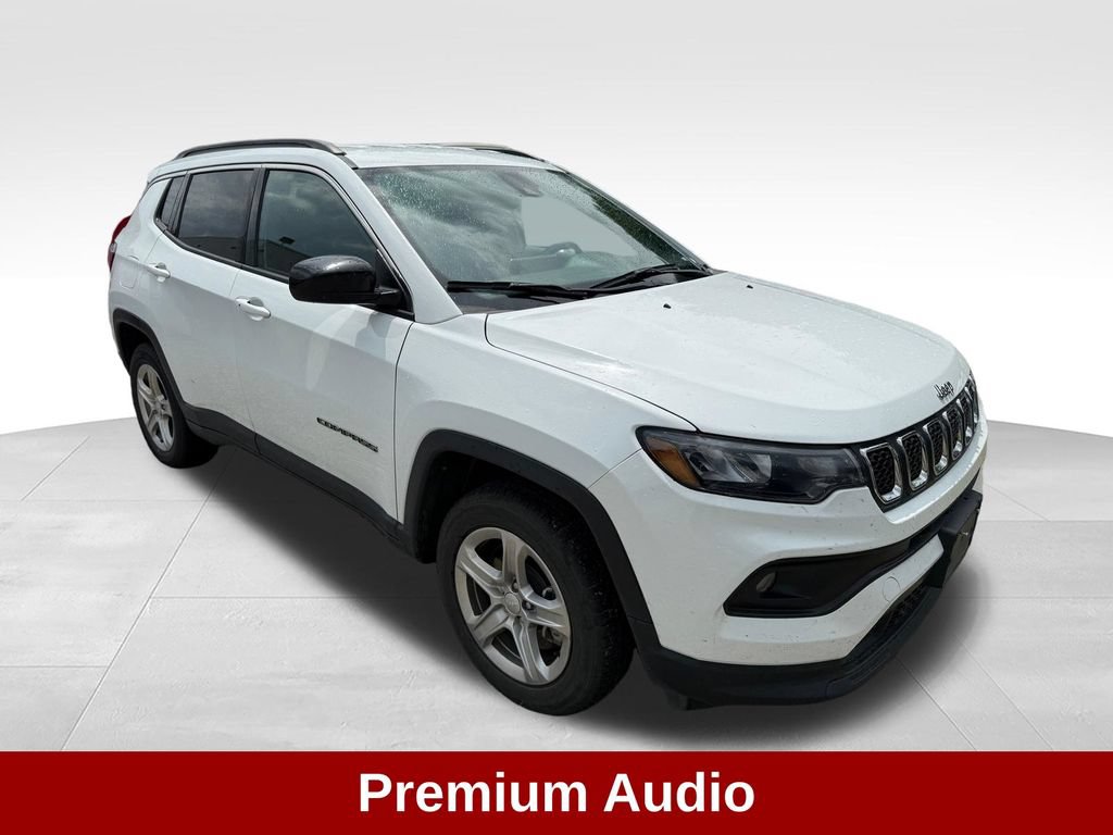Used 2024 Jeep Compass Latitude AWD/4WD image 9