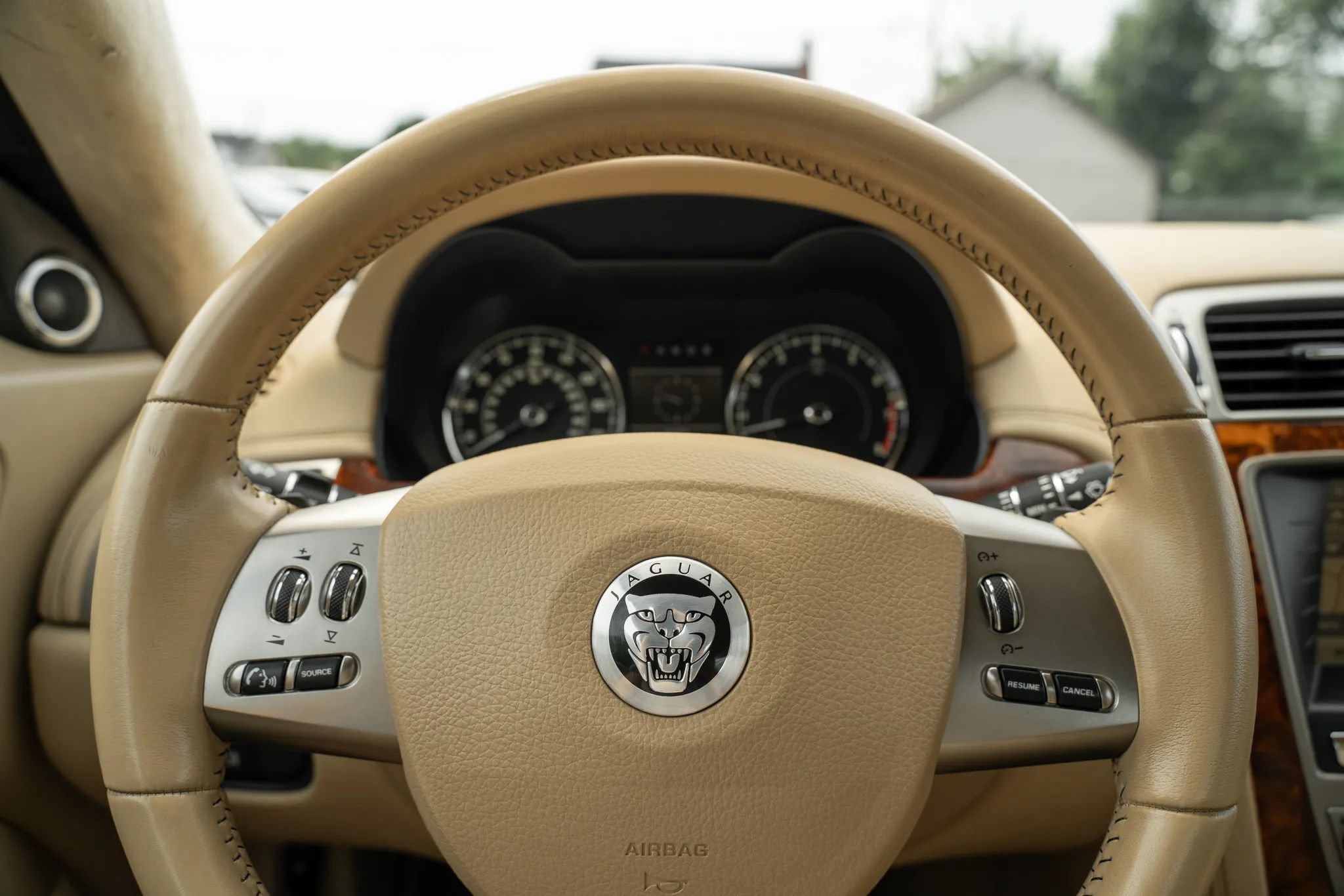 Used 2010 Jaguar XK Coupe RWD image 16