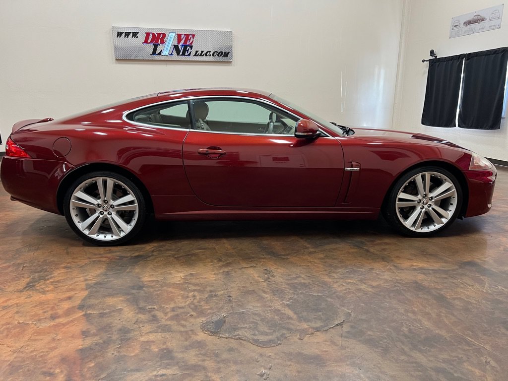 Used 2010 Jaguar XK Coupe RWD image 10