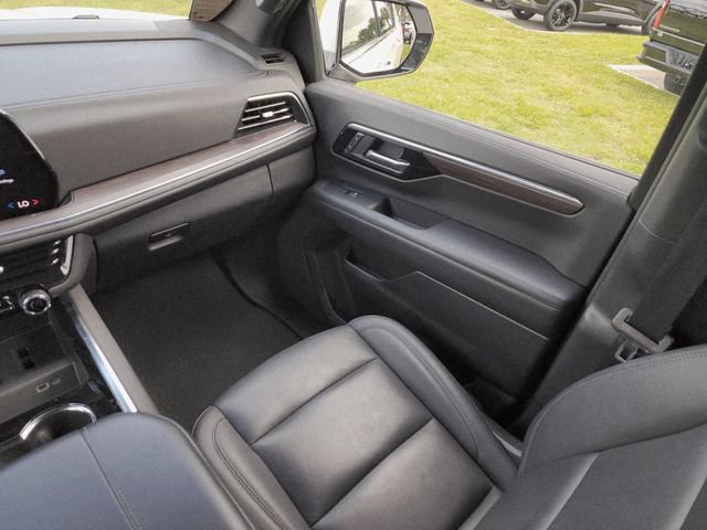 Used 2025 Chevrolet Suburban LT AWD/4WD image 23