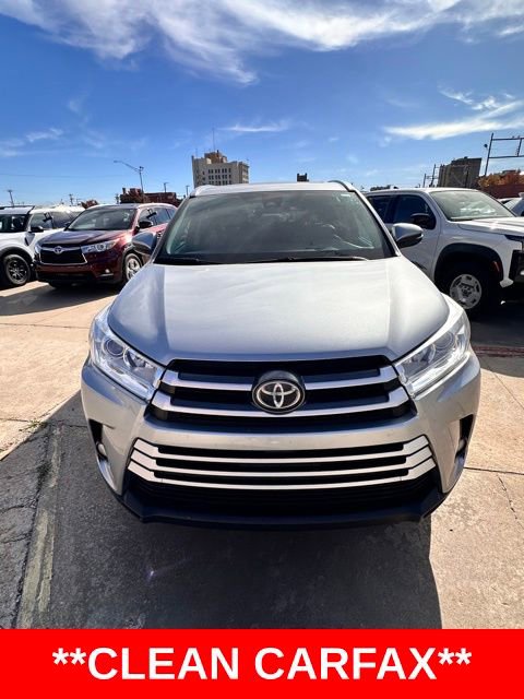 Used 2017 Toyota Highlander XLE image 2