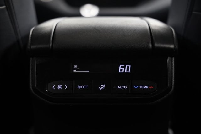 Used 2024 Toyota Highlander XSE FWD image 38