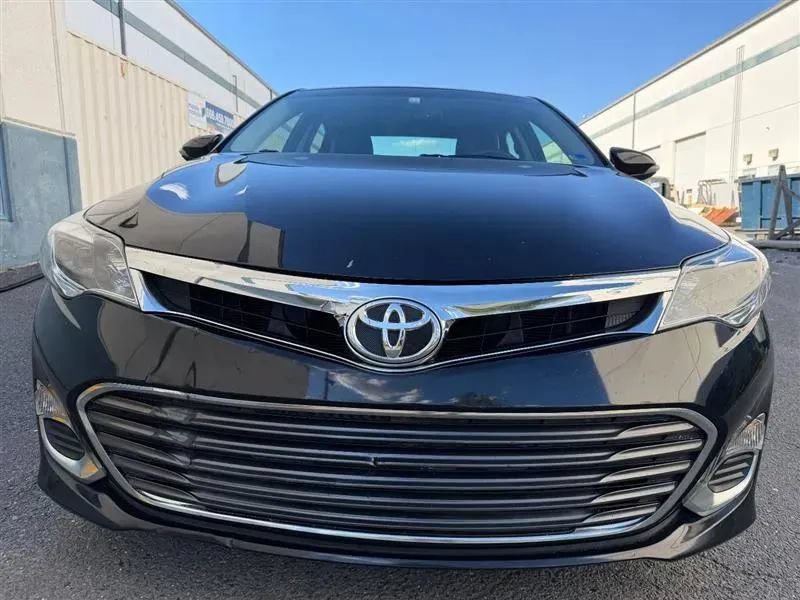 Used 2013 Toyota Avalon XLE Touring FWD image 28
