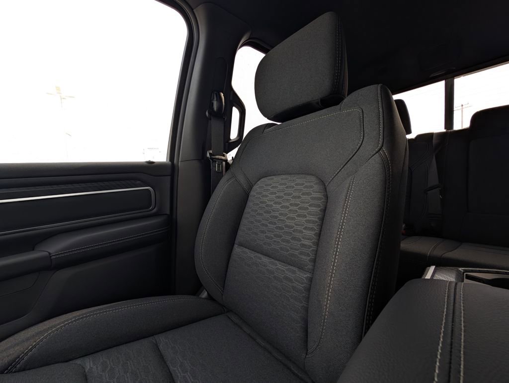 New 2026 RAM 1500 4x4 Crew Cab image 12