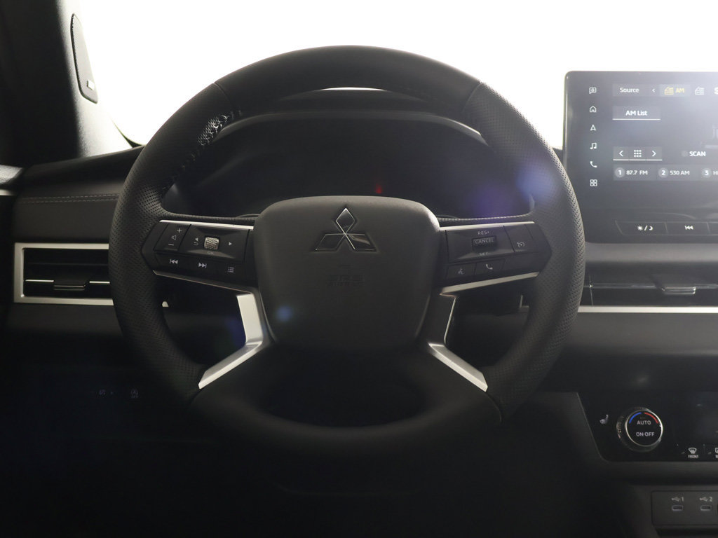 New 2026 Mitsubishi Outlander LE FWD image 37