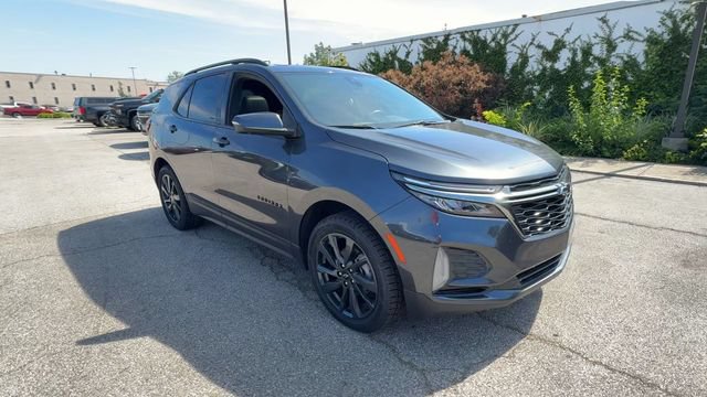 Used 2022 Chevrolet Equinox RS w/ RS Leather Package AWD/4WD image 2
