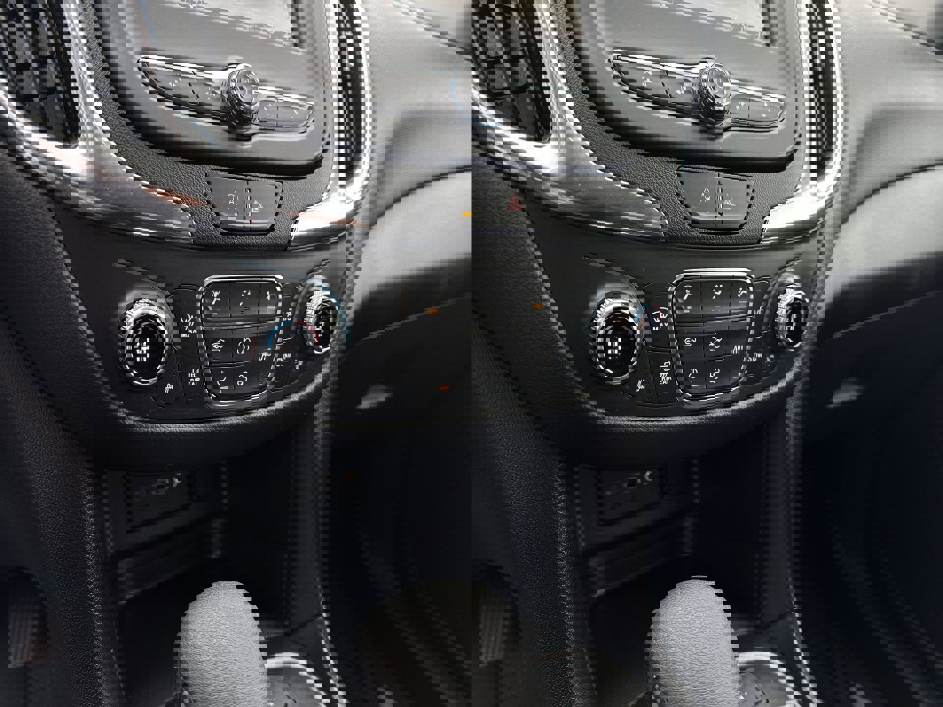 Certified 2024 Chevrolet Equinox LT w/ LPO, Floor Liner Package image 35