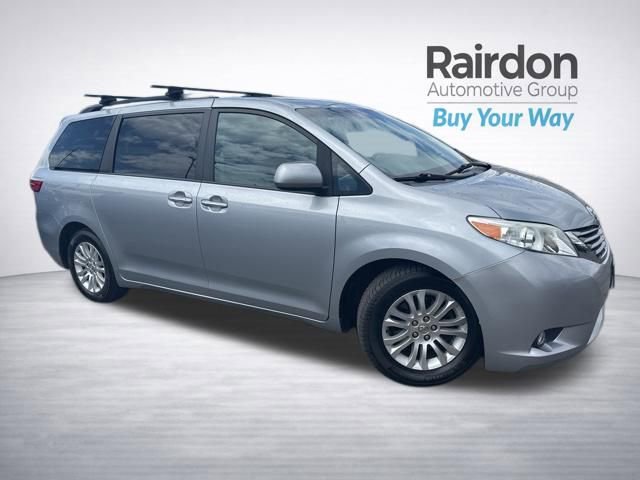 Used 2015 Toyota Sienna XLE w/ XLE Navigation Package FWD image 1
