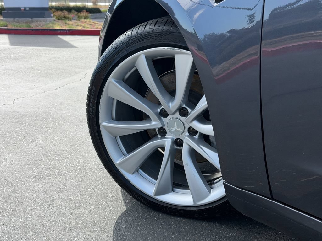 Used 2019 Tesla Model 3 Long Range AWD/4WD image 9