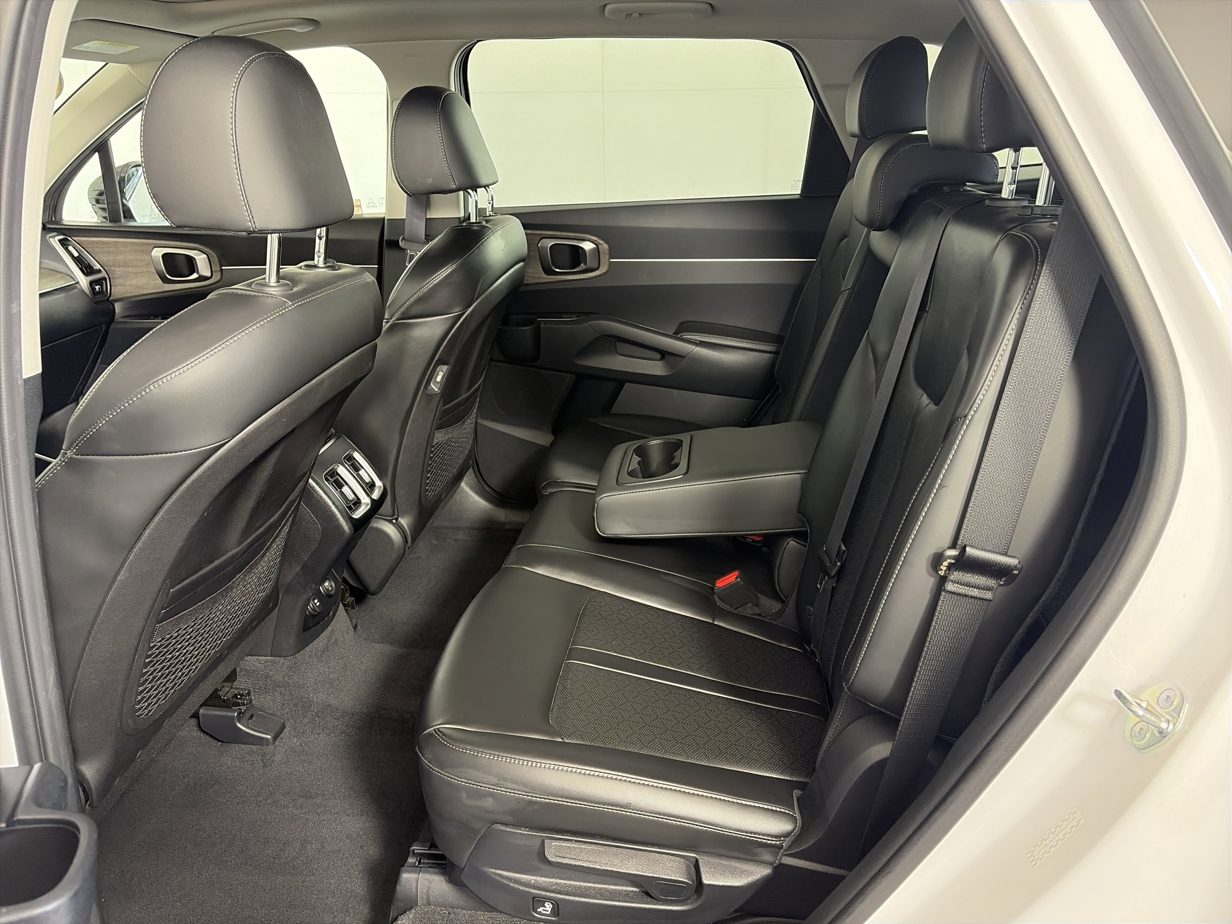 Certified 2023 Kia Sorento S w/ Panoramic Sunroof Package image 7