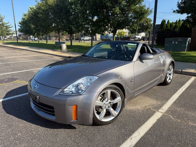 Used 2008 Nissan 350Z Touring RWD image 1