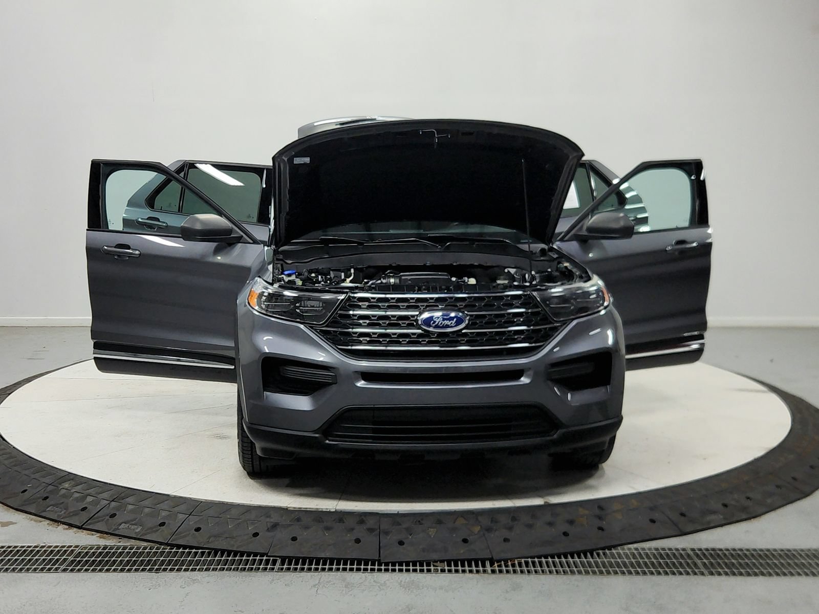 Used 2022 Ford Explorer XLT RWD image 11