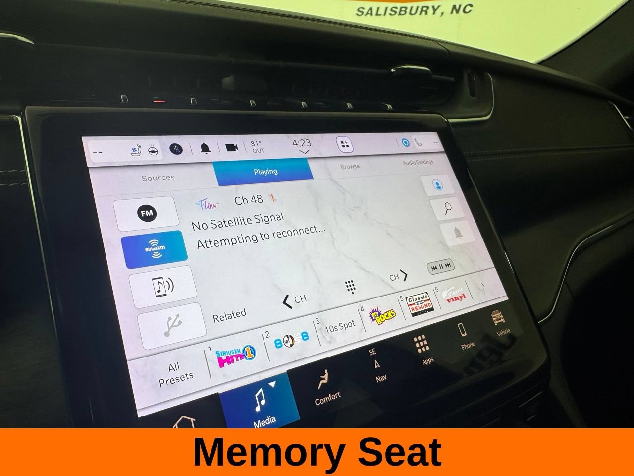 Used 2023 Jeep Grand Cherokee Overland AWD/4WD image 20