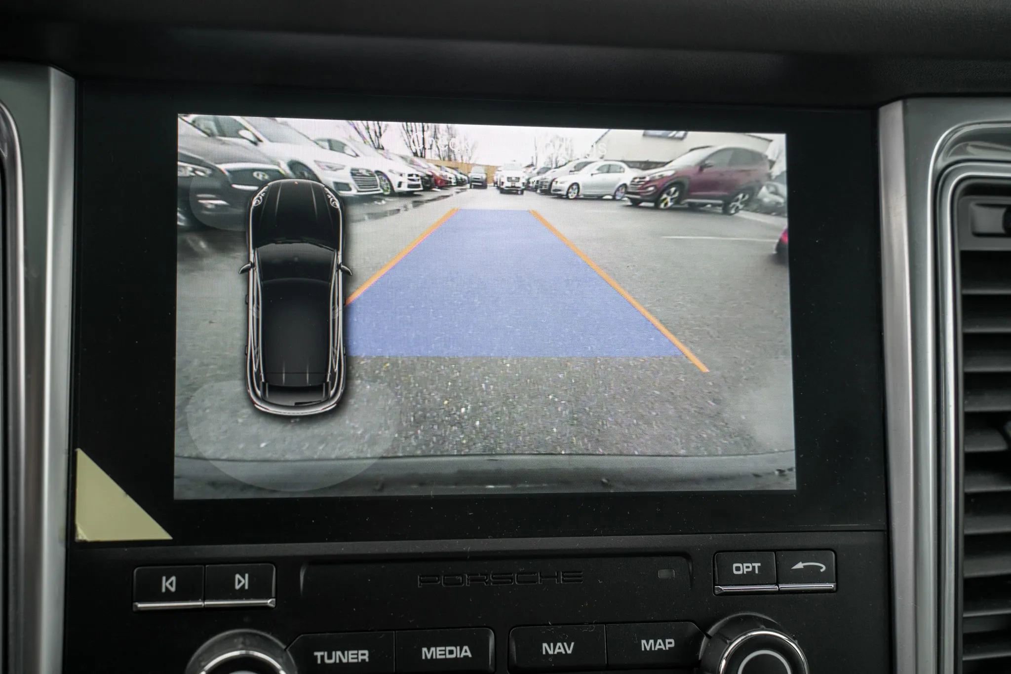 Used 2018 Porsche Macan Turbo image 38