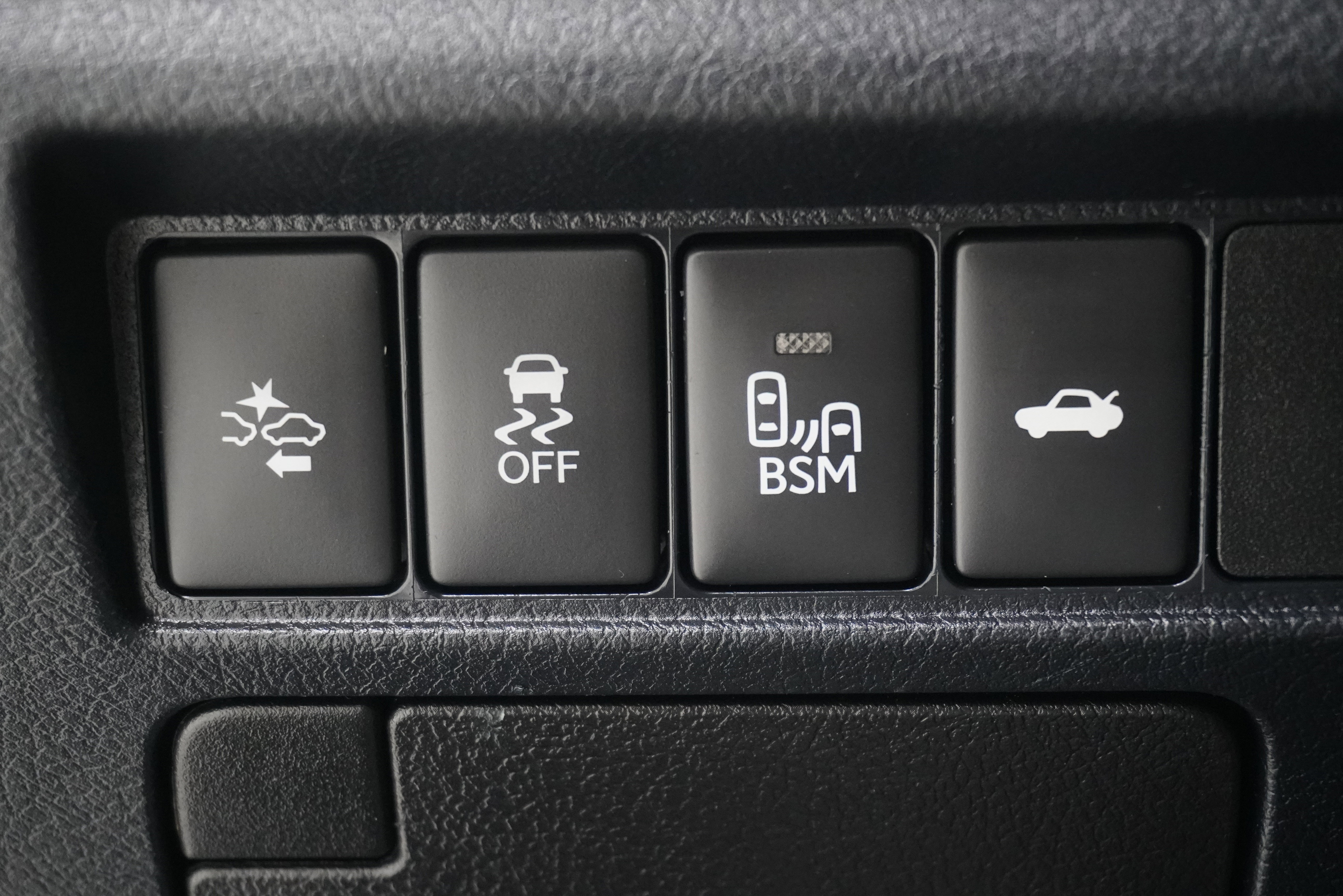 Used 2017 Toyota Avalon XLE image 25