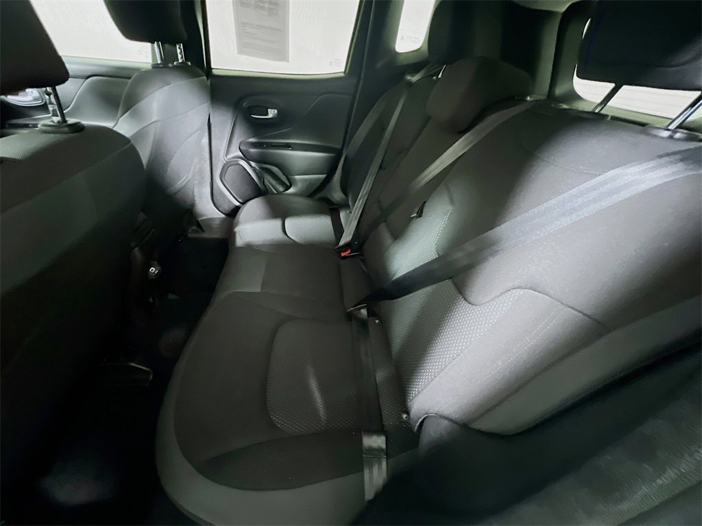 Used 2020 Jeep Renegade Altitude w/ UConnect 8.4 Nav Group image 22