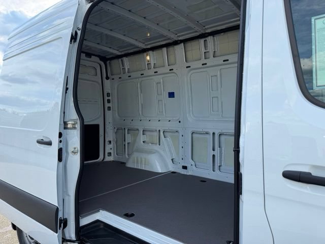 New 2026 Mercedes-Benz Sprinter 2500 image 12