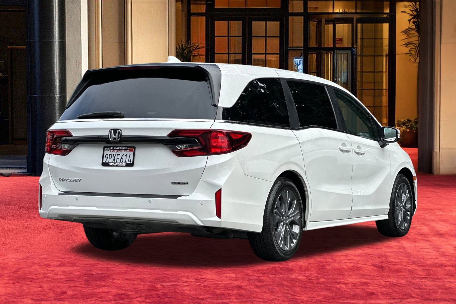 Used 2025 Honda Odyssey Touring image 10
