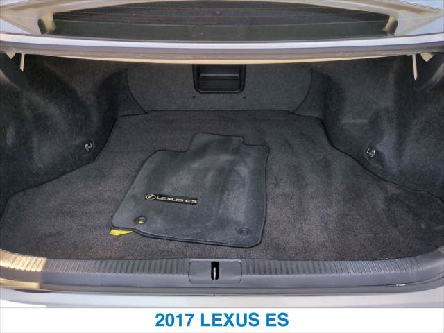 Used 2017 Lexus ES 350 w/ Premium Package FWD image 23