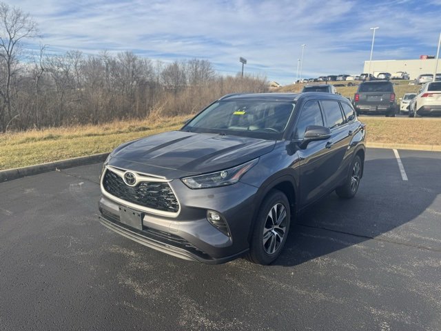 Certified 2022 Toyota Highlander XLE image 7