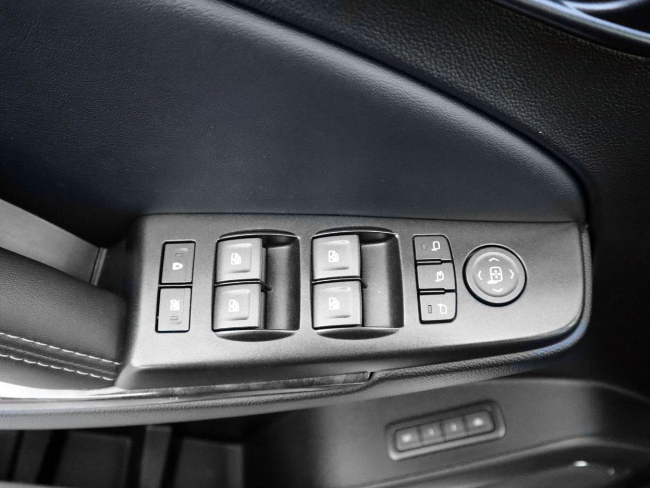 Used 2020 Chevrolet Suburban LT image 14