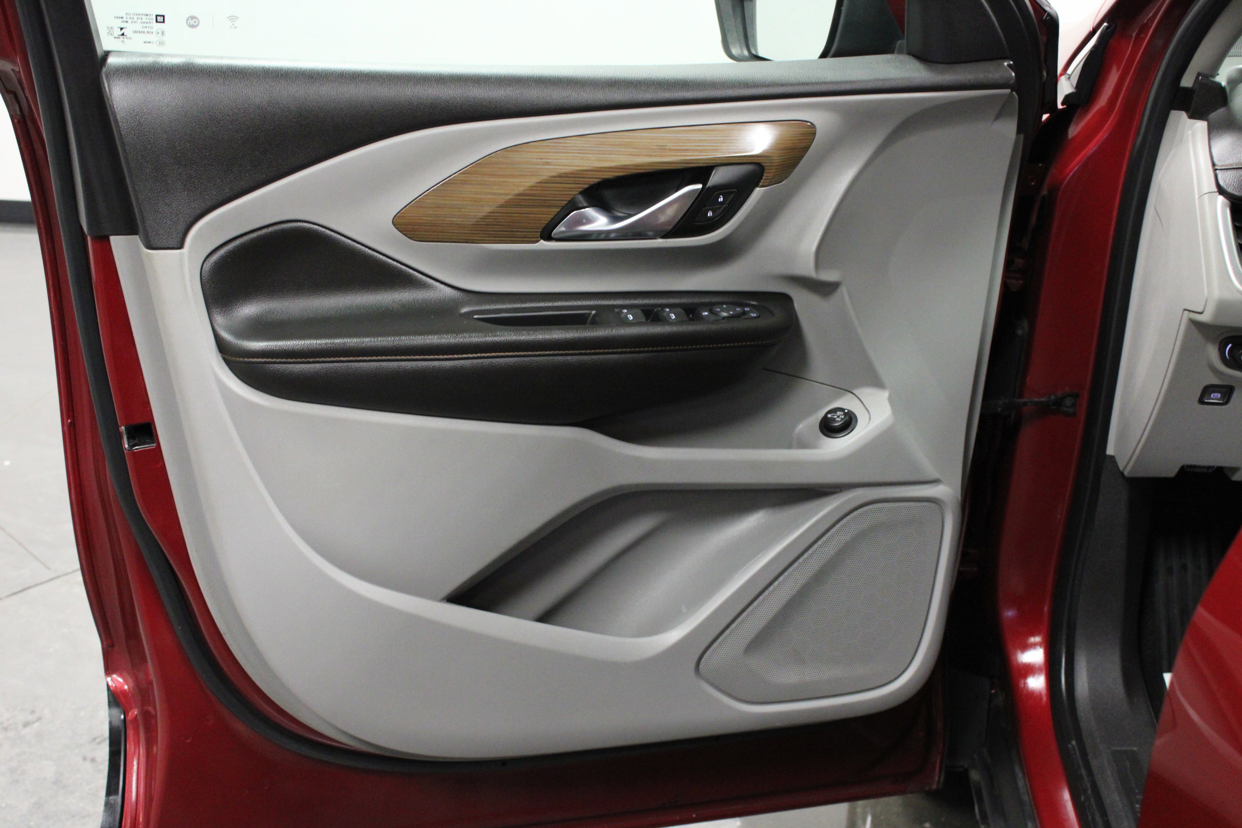 Used 2021 GMC Terrain SLE w/ Driver Convenience Package image 11