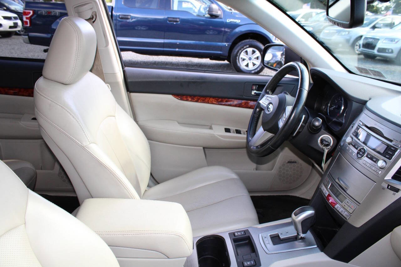 Used 2011 Subaru Outback 3.6R Limited w/ PWR Moonroof Pkg image 11
