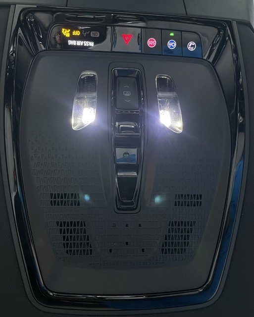 Used 2024 Cadillac Lyriq Luxury image 23