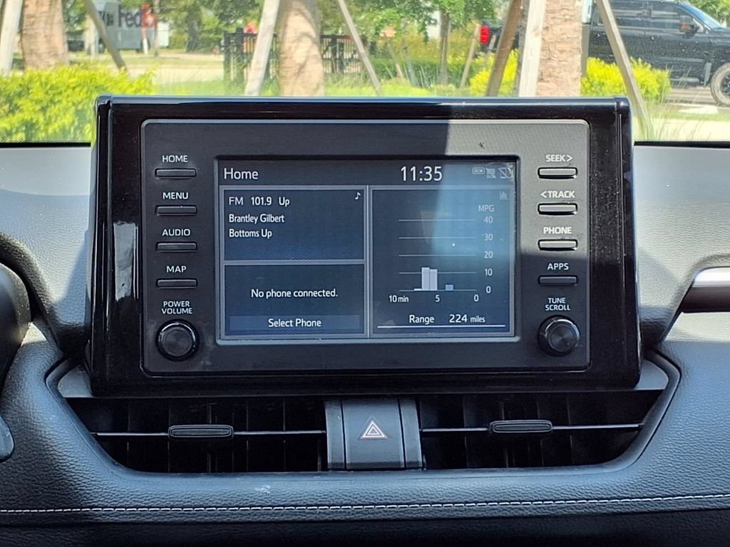 Used 2019 Toyota RAV4 LE FWD image 20