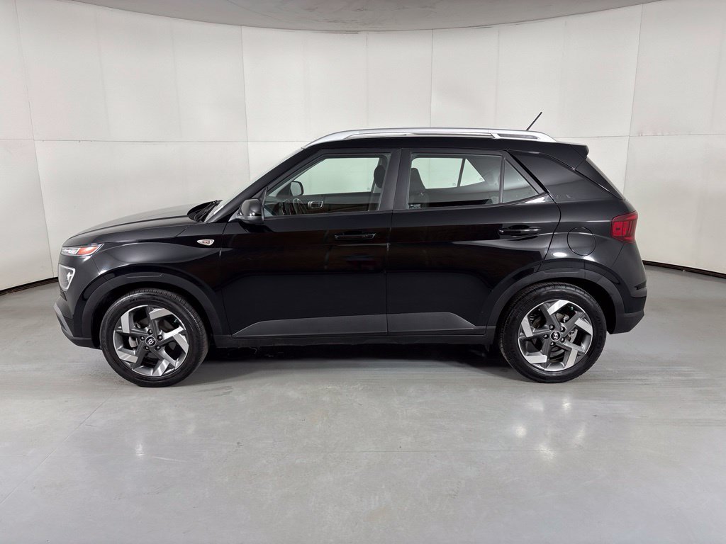 Used 2025 Hyundai Venue SEL FWD image 5