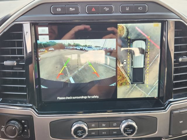 Used 2022 Ford F250 Platinum w/ FX4 Off-Road Package AWD/4WD image 17