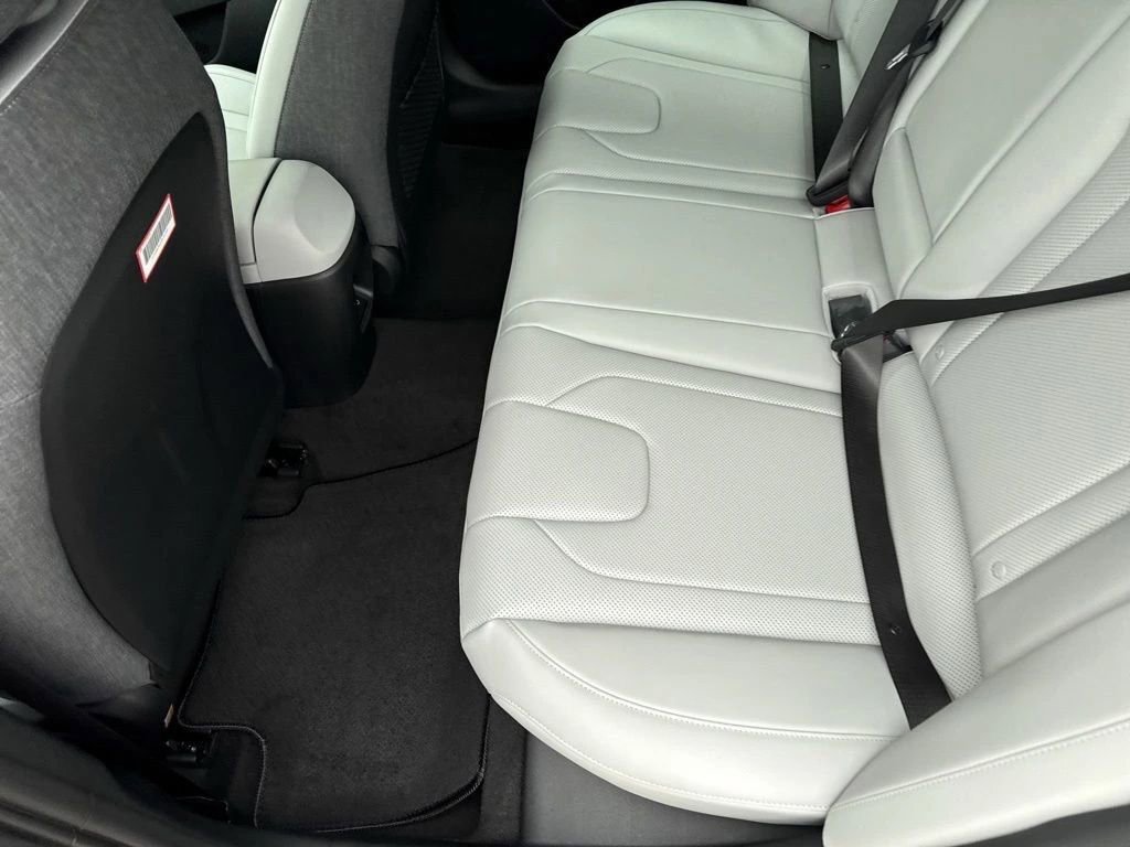 New 2026 Hyundai Elantra Limited FWD image 13