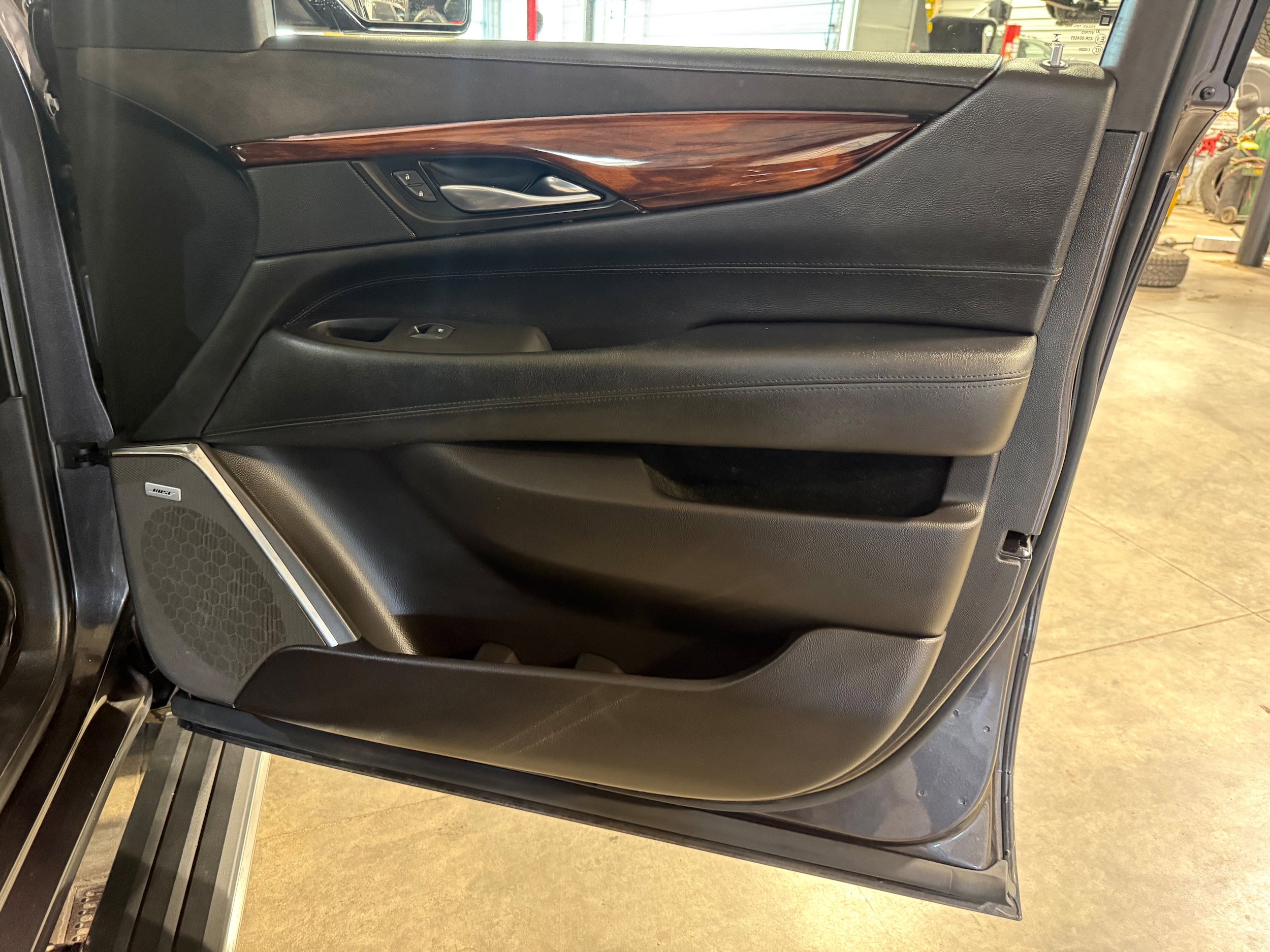 Used 2015 Cadillac Escalade Premium AWD/4WD image 7