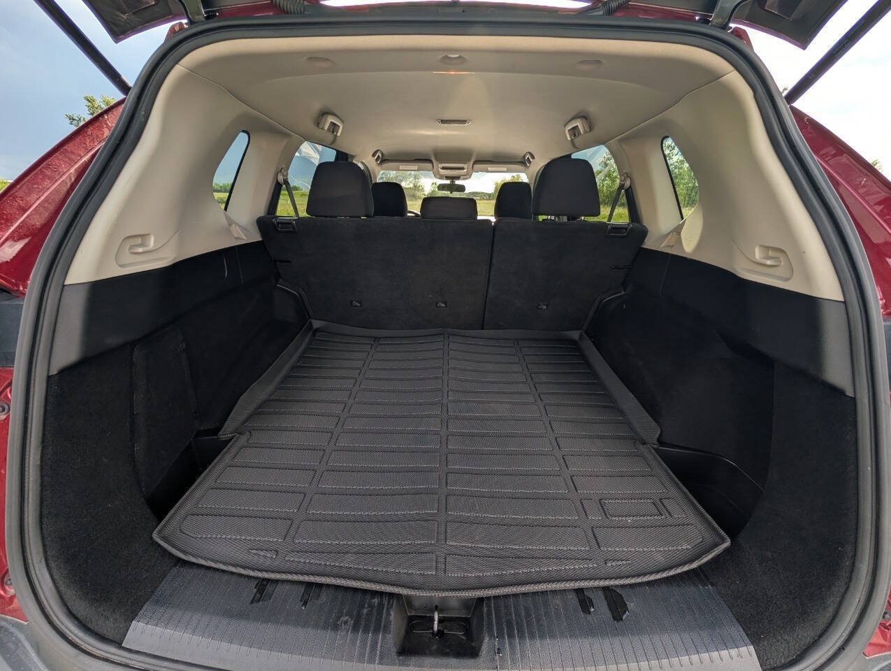 Used 2023 Nissan Rogue S AWD/4WD image 15