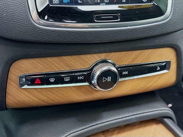 Used 2023 Volvo XC90 B6 Core w/ Climate Package image 18