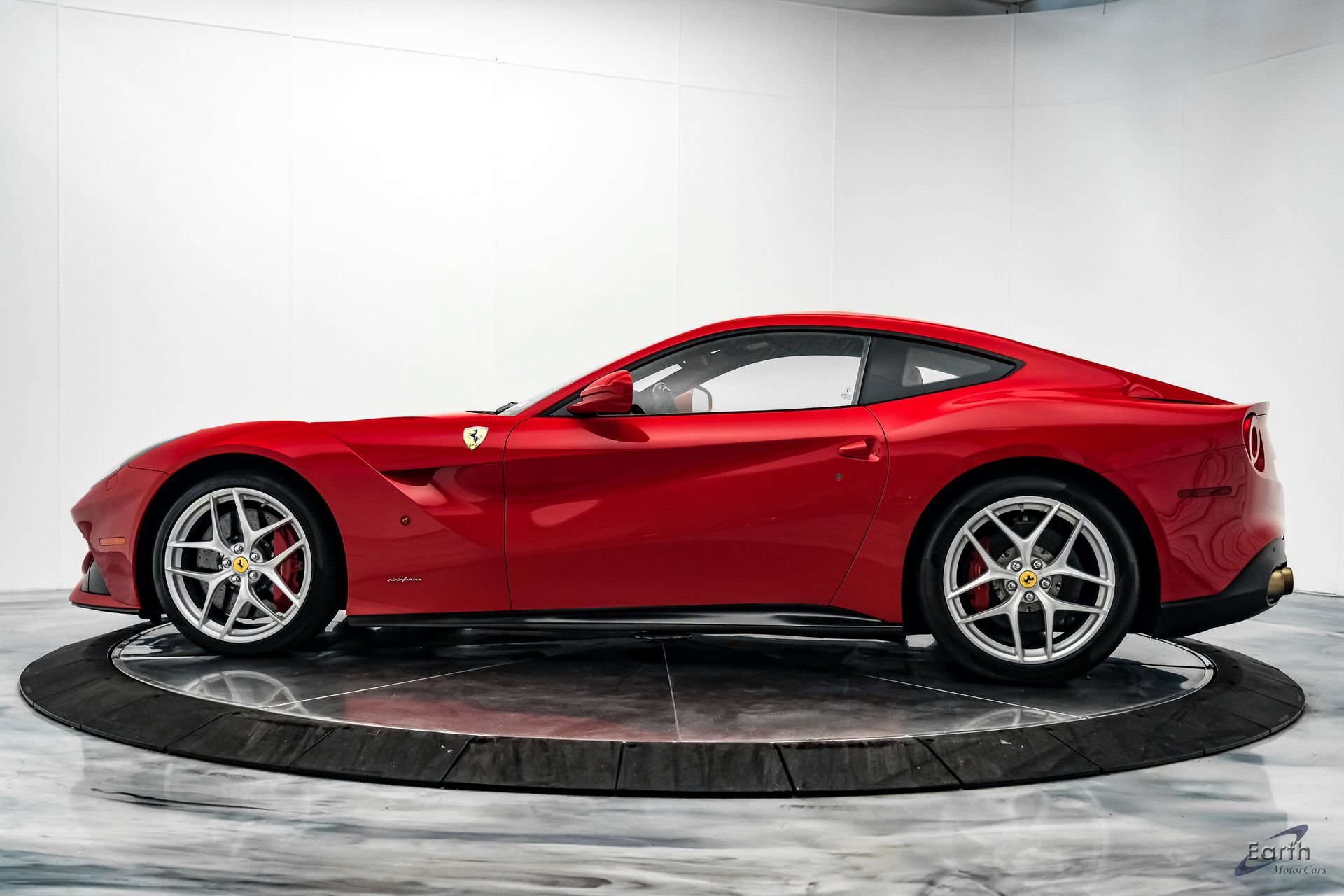 Used 2017 Ferrari F12 Berlinetta RWD image 6
